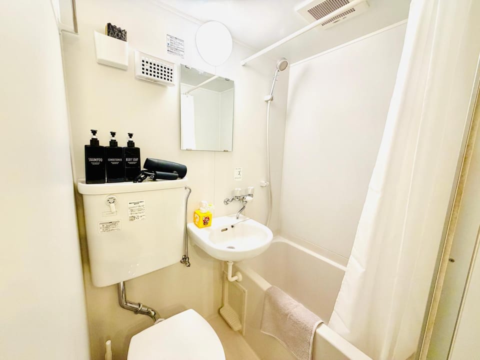 LEON RESORT HOTEL Max4people 15min Shibuya Game Collector's Room LEON RESORT MEGURO 渋谷 目黒 最大4人 Apartment in Kanagawa Prefecture