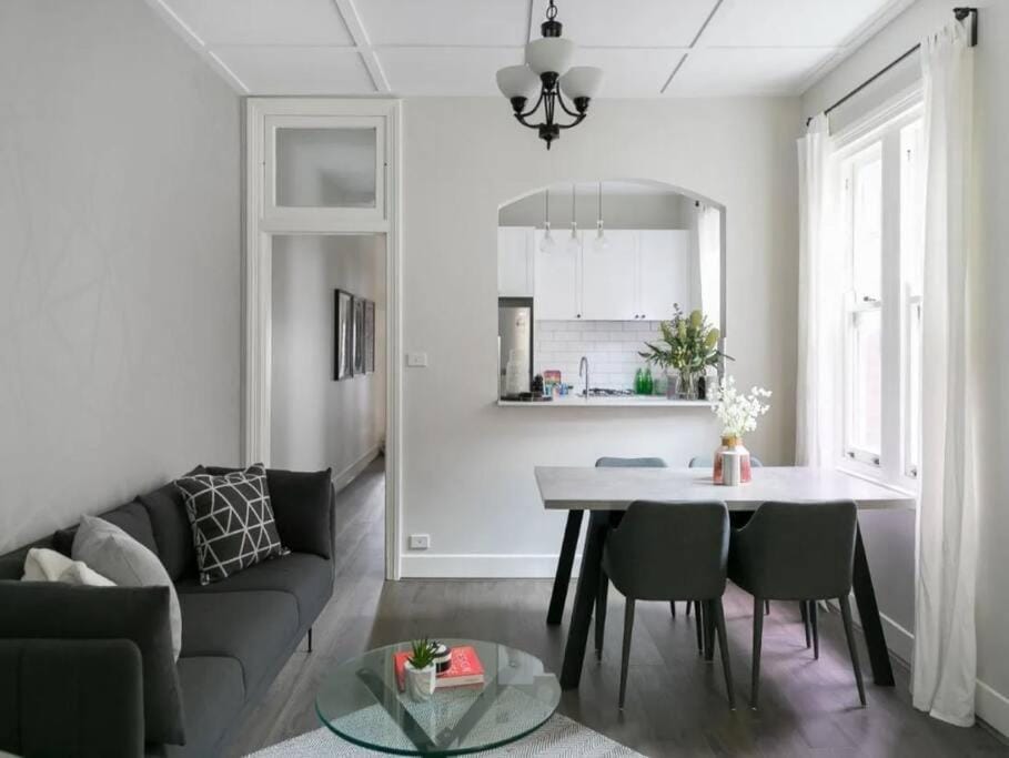 Kitchen or kitchenette, Living room