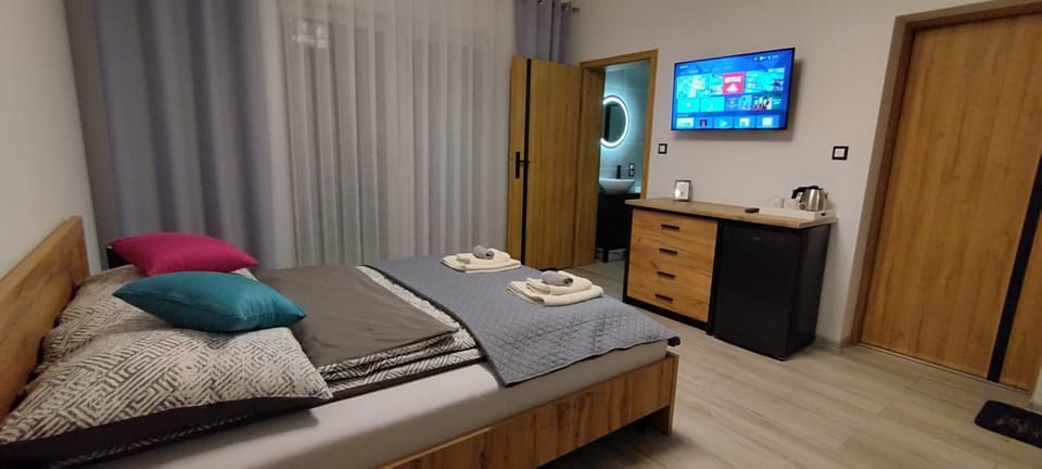 Bed, Bathroom, TV and multimedia, Coffee/tea facilities, Balcony/Terrace, Photo of the whole room, internet, towels