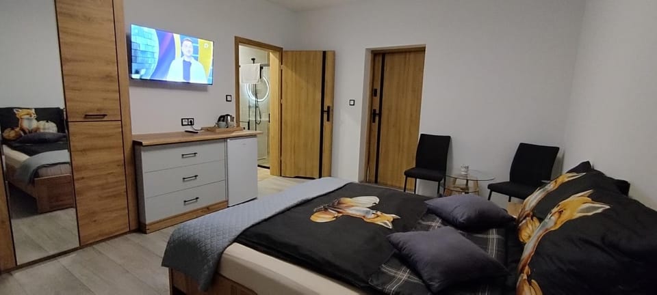 Bed, Bathroom, TV and multimedia, Coffee/tea facilities, Photo of the whole room, internet, wardrobe, dryer