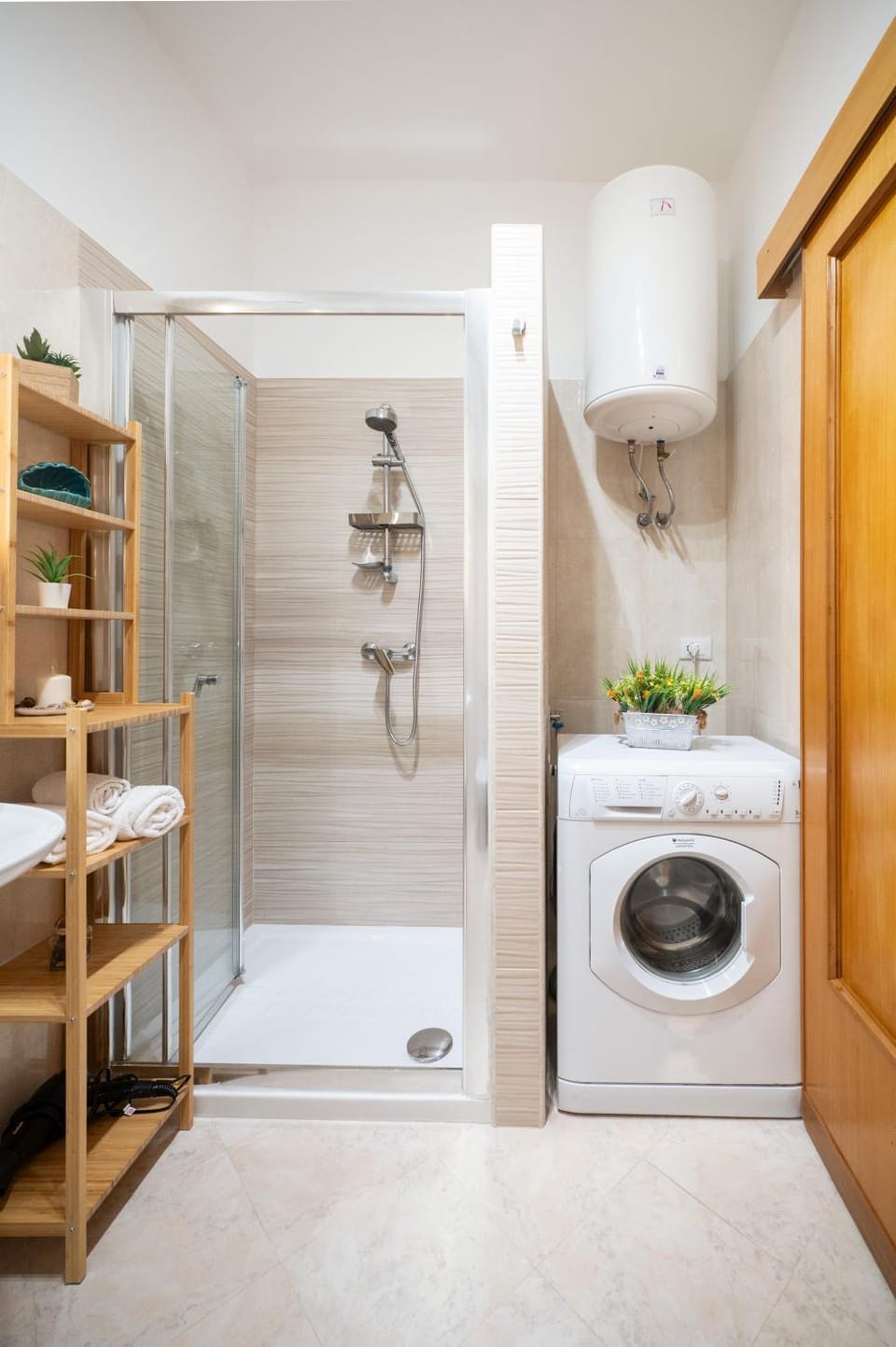 Shower, Bathroom, towels, washing machine