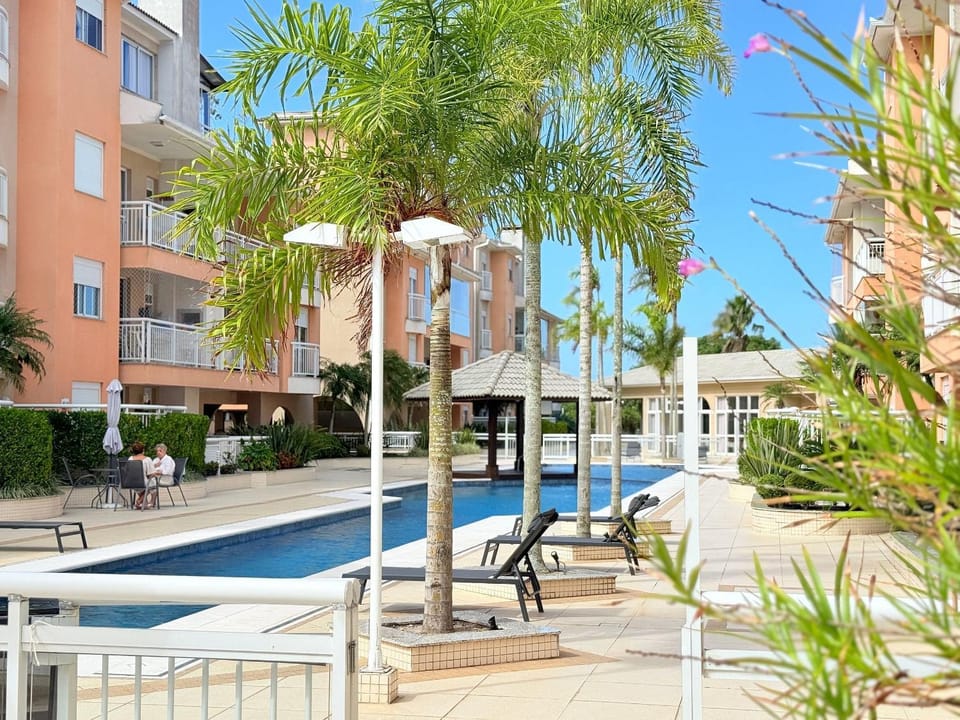 Residencial com piscina a apenas 150 metros da Praia dos Ingleses Lado Norte House in Florianopolis
