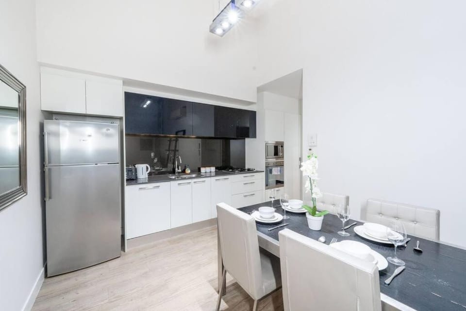 South Brisbane 2B2B Apt&Parking M6 Apartment in Brisbane City