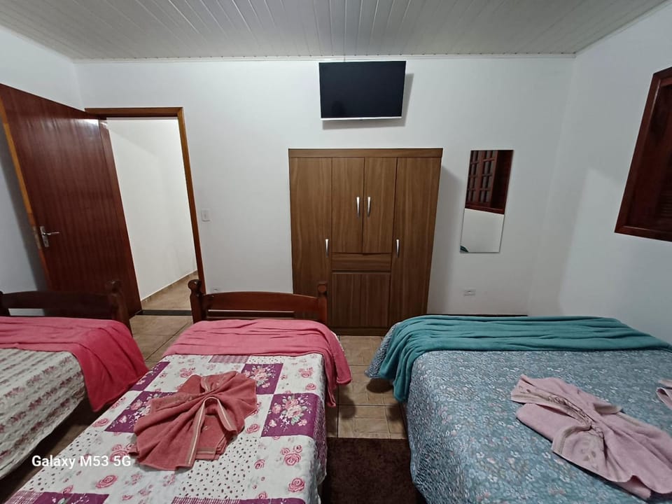 Bed, TV and multimedia, Bedroom, wardrobe
