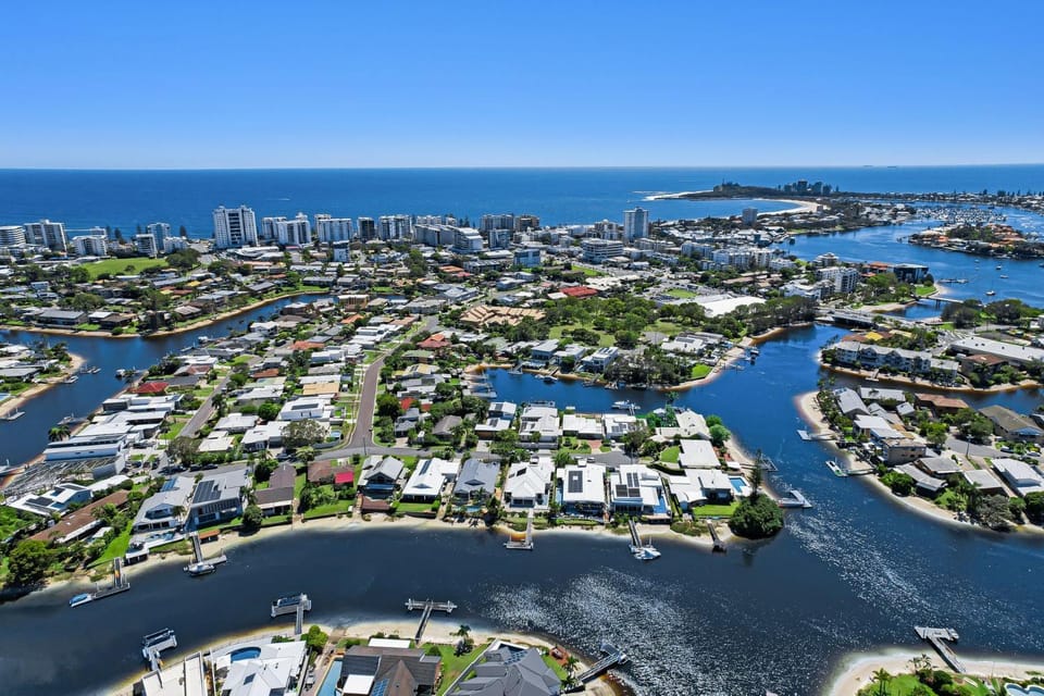 Bird's eye view, River view, Sea view