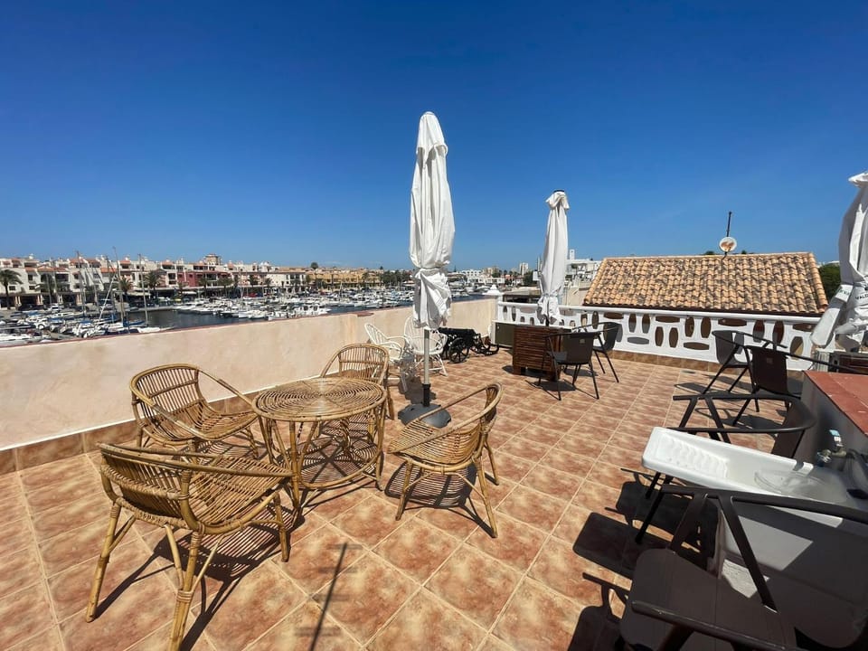 View (from property/room), Balcony/Terrace, Spa and wellness centre/facilities, Sea view, sunbed