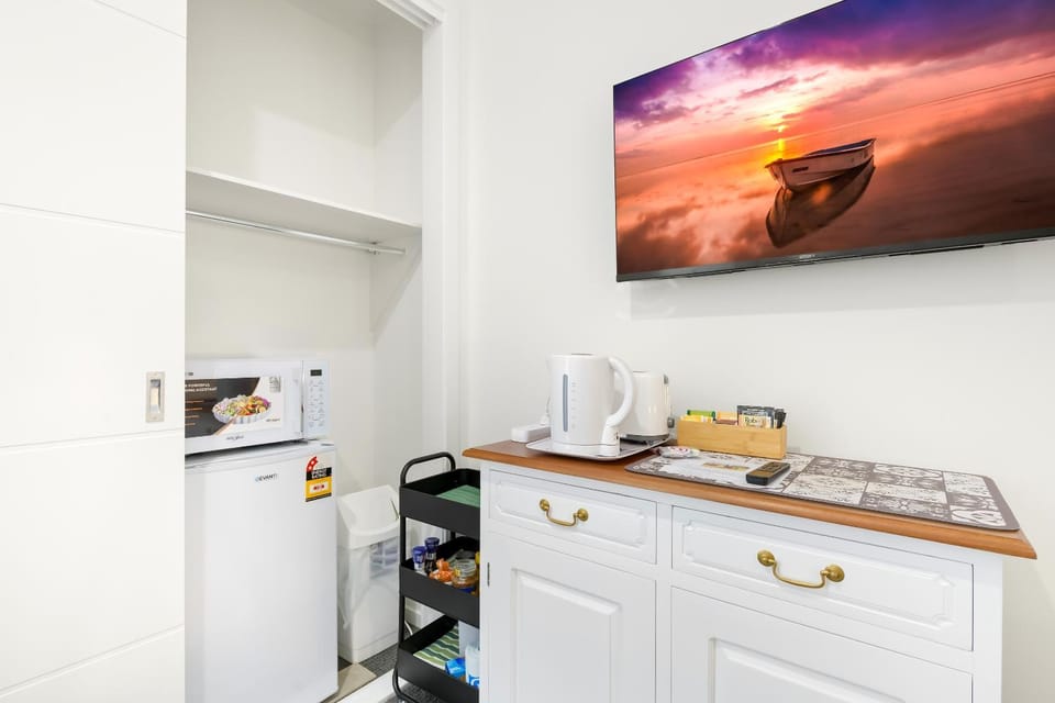 Room 4 Two Bed and Breakfast in Alstonville