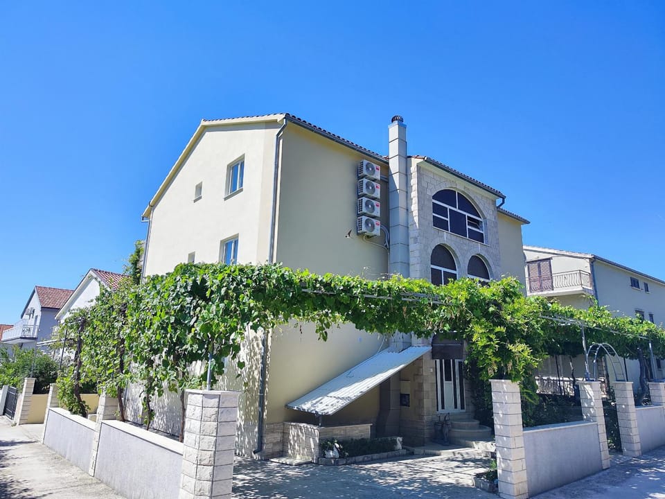 Apartments David Apartment in Dubrovnik-Neretva County