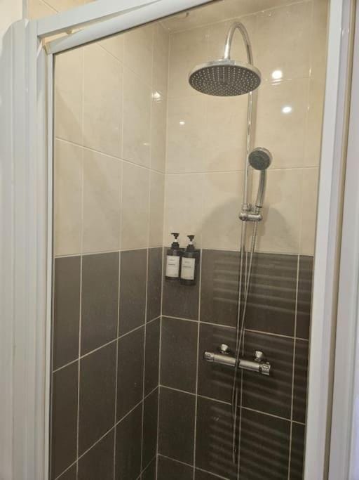 Beautiful F2 apartment 5 stops by train from Paris House in Île-de-France