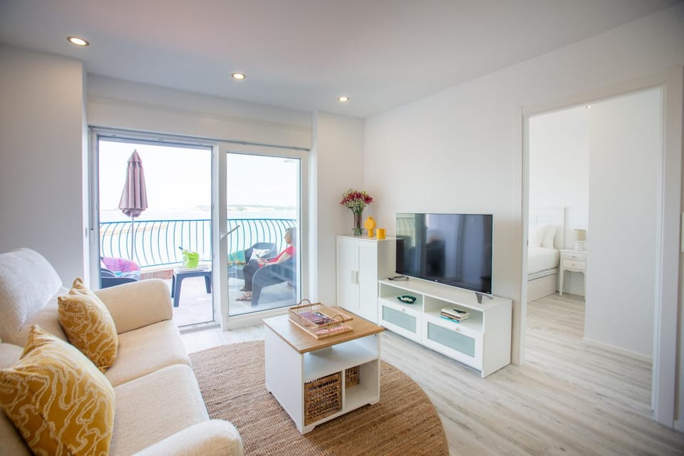 Communal lounge/ TV room, TV and multimedia, Living room, Seating area