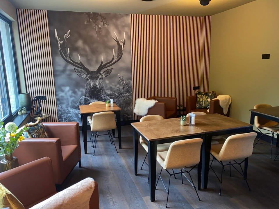 Kitchen or kitchenette, Living room, Breakfast