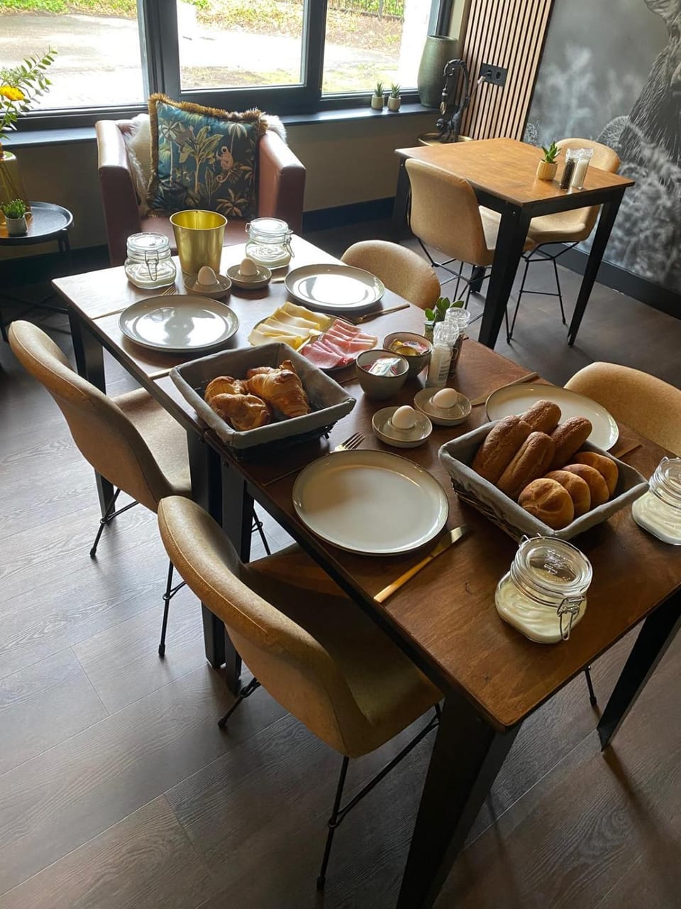 Kitchen or kitchenette, Breakfast