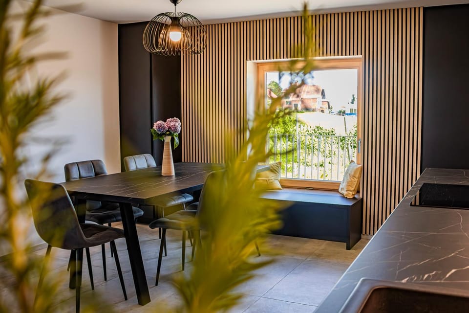 Seating area, Dining area