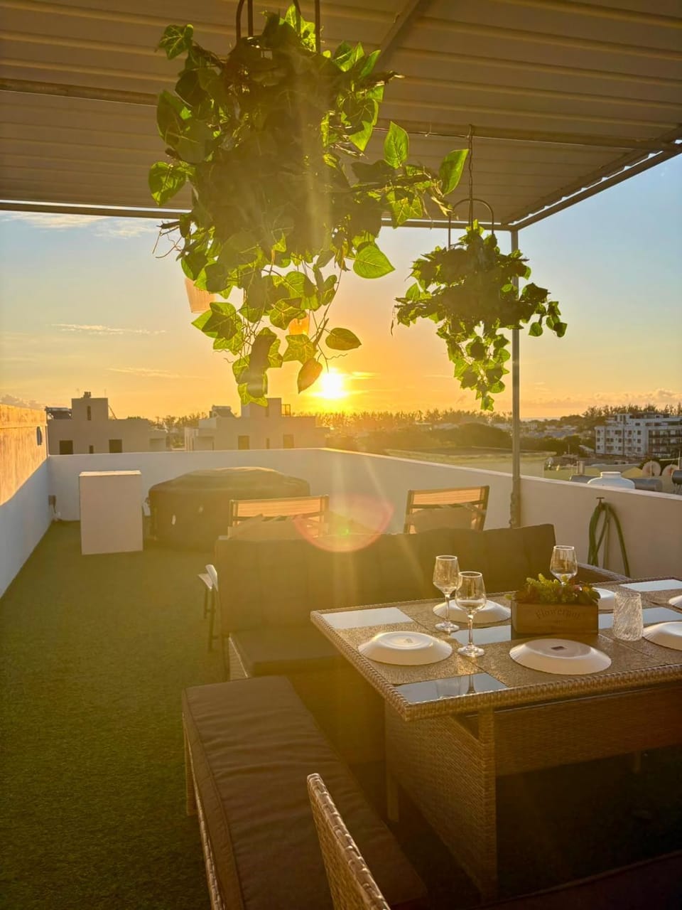 Seating area, Dining area, Sunset