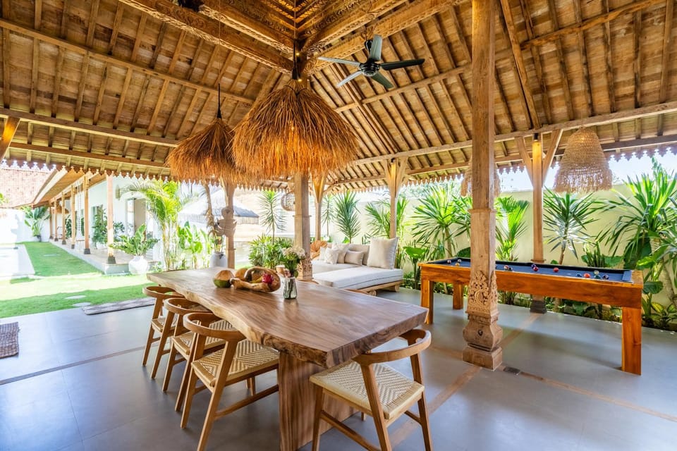 Billiard, Dining area, Pool view