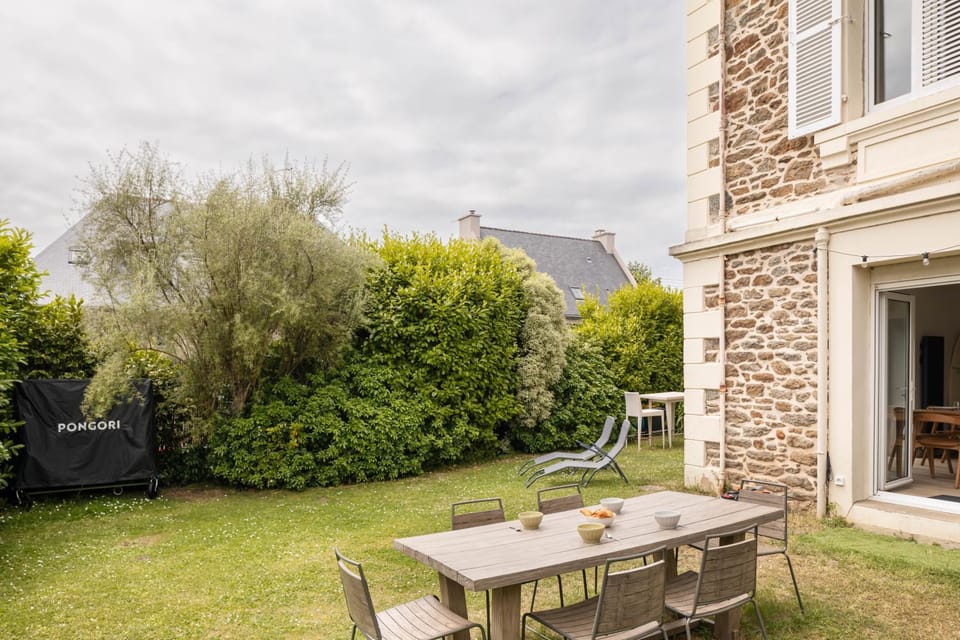 Garden, Dining area