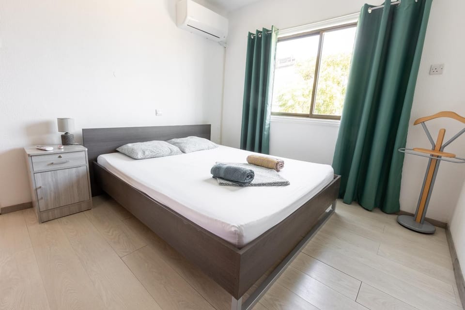 Bed, Photo of the whole room, Bedroom, towels, air conditioner