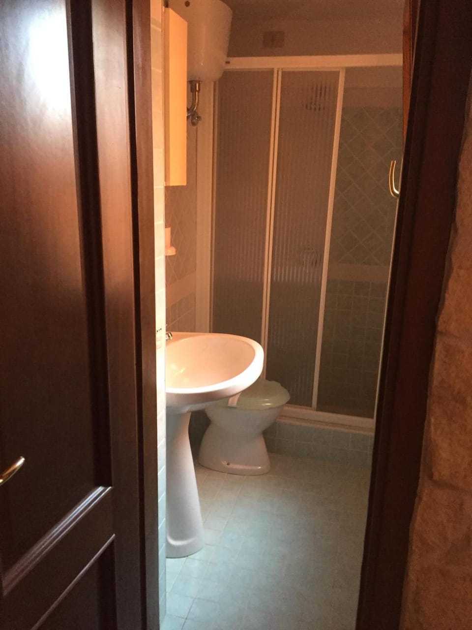 Shower, Toilet, Bathroom