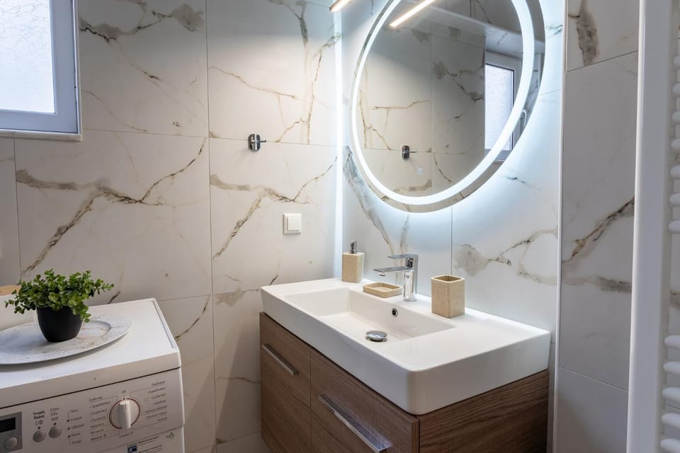 Shower, Toilet, Bathroom, washing machine