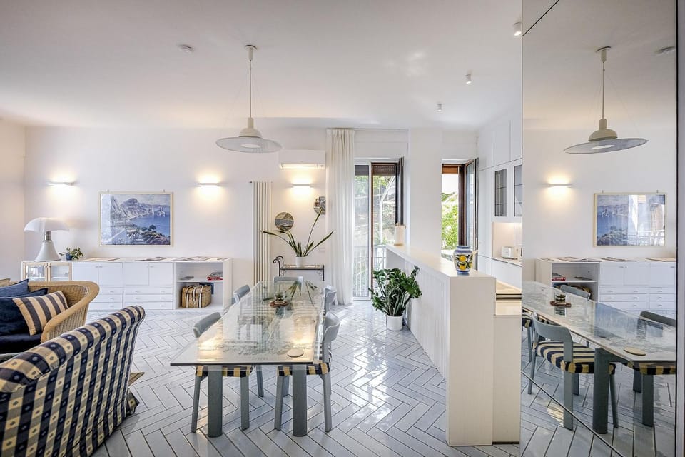 Kitchen or kitchenette, Living room, Dining area
