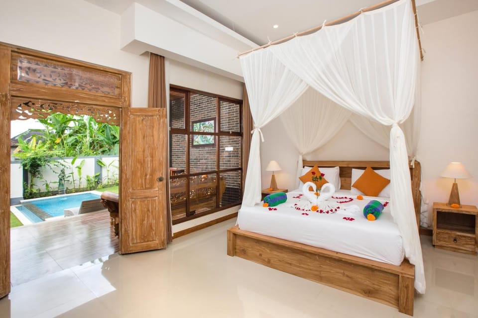 Balcony/Terrace, Bedroom, Pool view, Swimming pool, towels