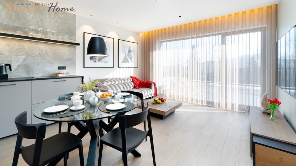TV and multimedia, Kitchen or kitchenette, Living room, Seating area, Dining area