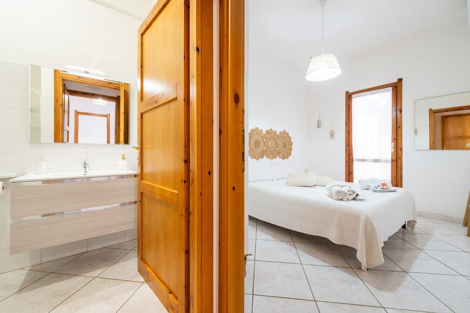 Bathroom, Bedroom