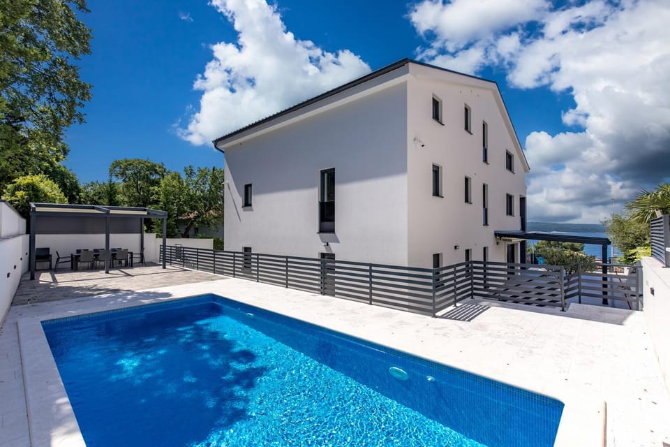 Pool view, Swimming pool