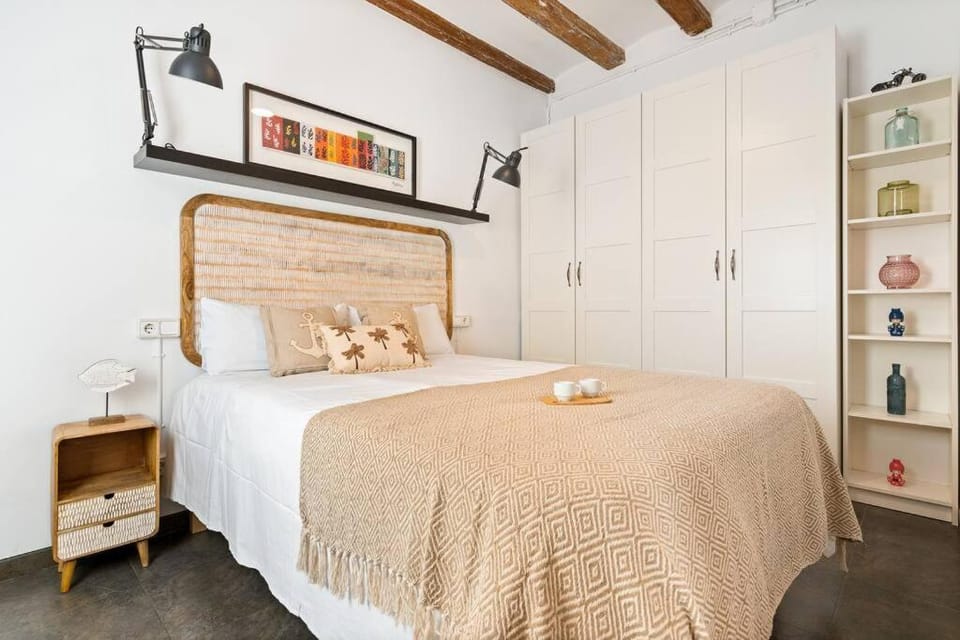 Bed, Photo of the whole room, Bedroom, wardrobe