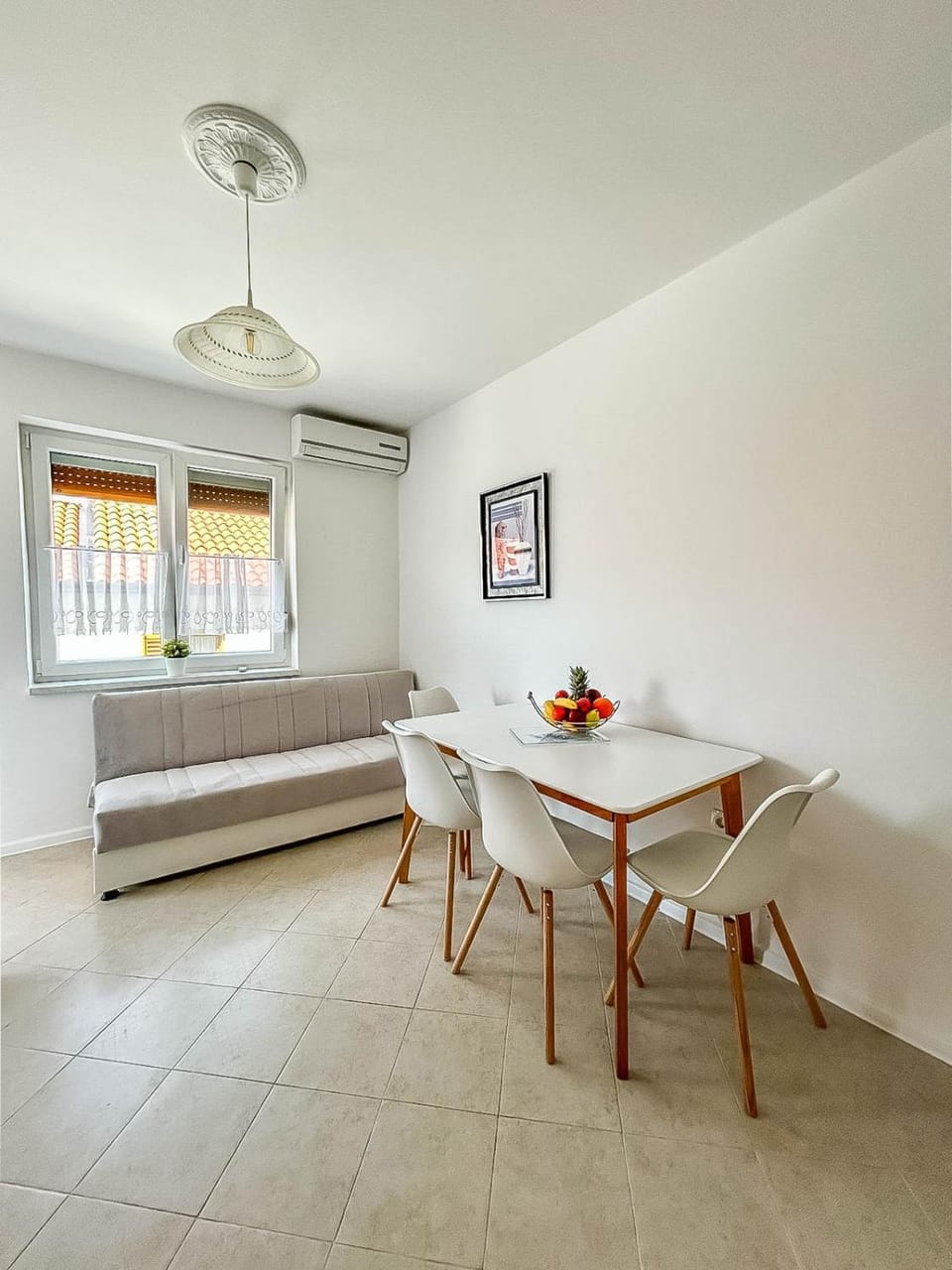 Dining area, kitchen