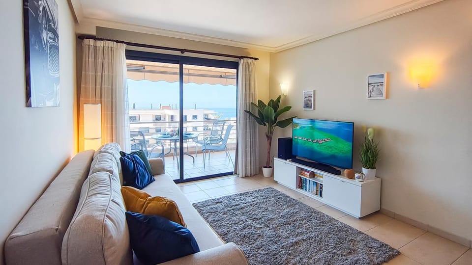 Communal lounge/ TV room, Bed, TV and multimedia, Living room, Photo of the whole room