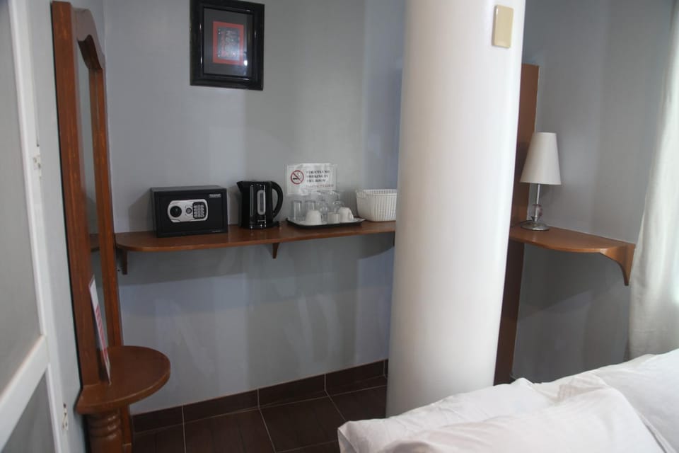 Coffee/tea facilities, minibar