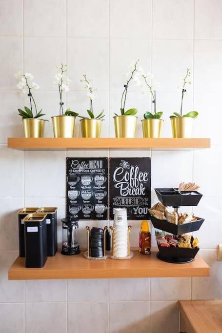 Coffee/tea facilities, Kitchen or kitchenette, Food and drinks, Food, Breakfast