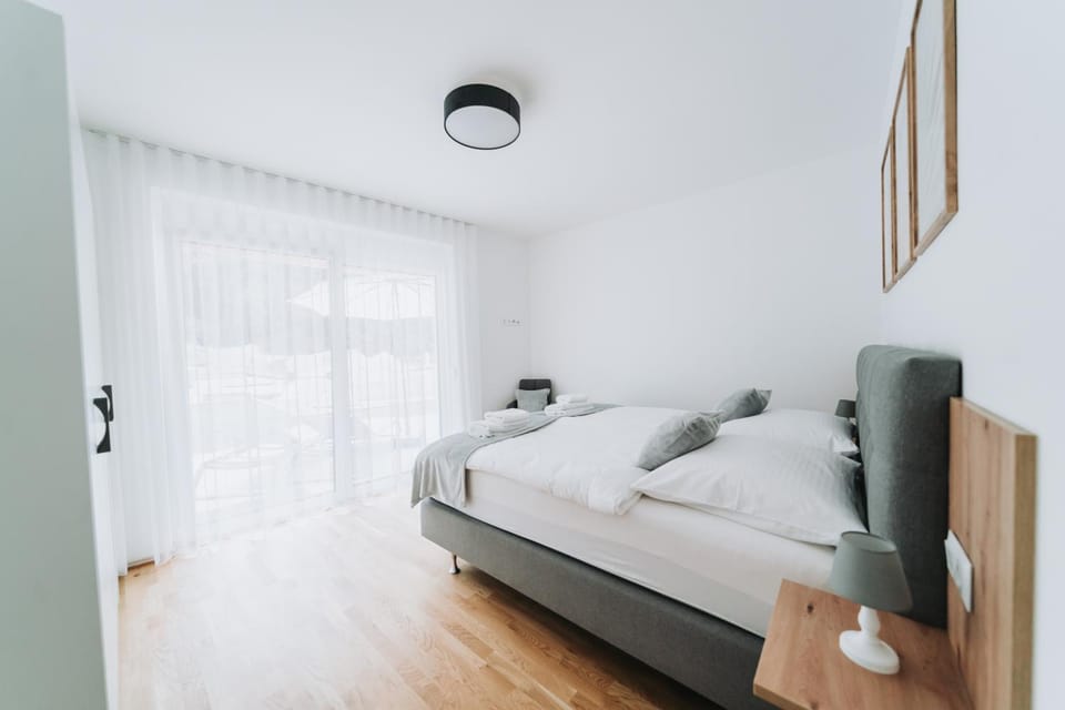Bedroom, Garden view