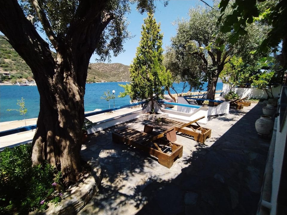 Amfithea Seaview apartment House in Magnesia Prefecture, Greece