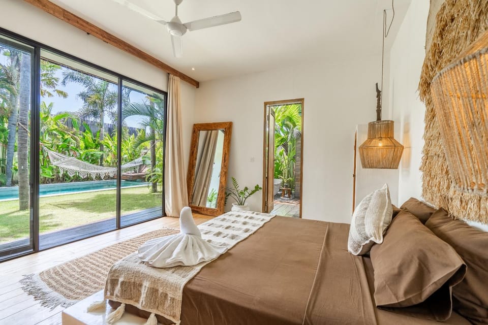 Bed, Bedroom, air conditioner