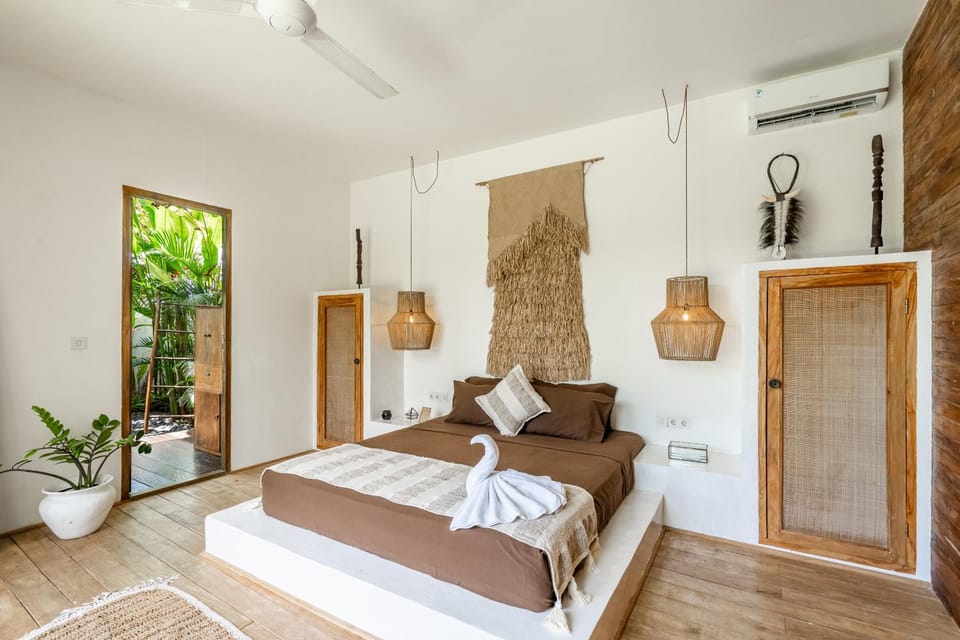 Bed, Bedroom, air conditioner