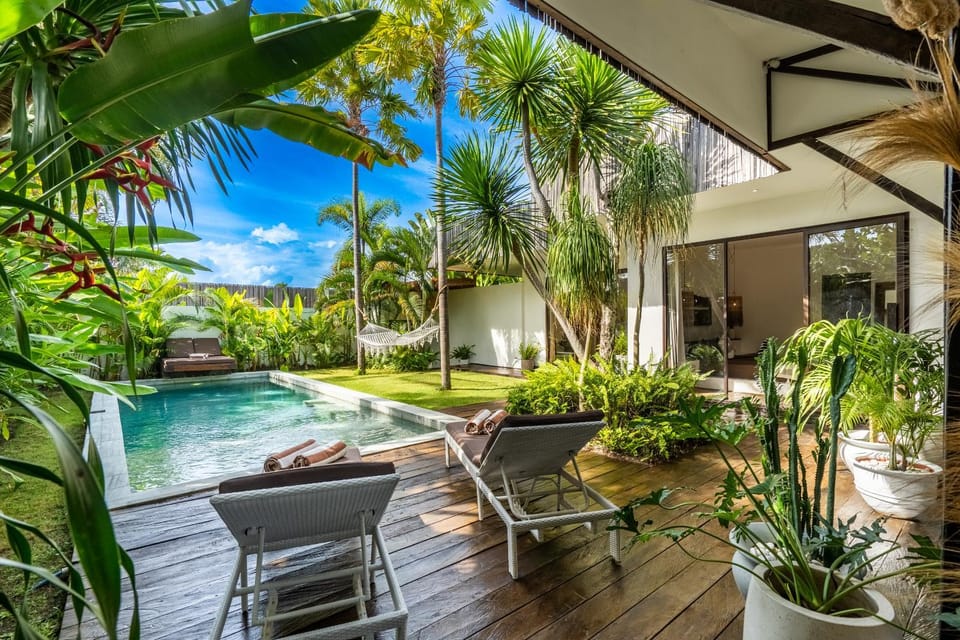 Garden, Garden view, Pool view, Swimming pool, sunbed