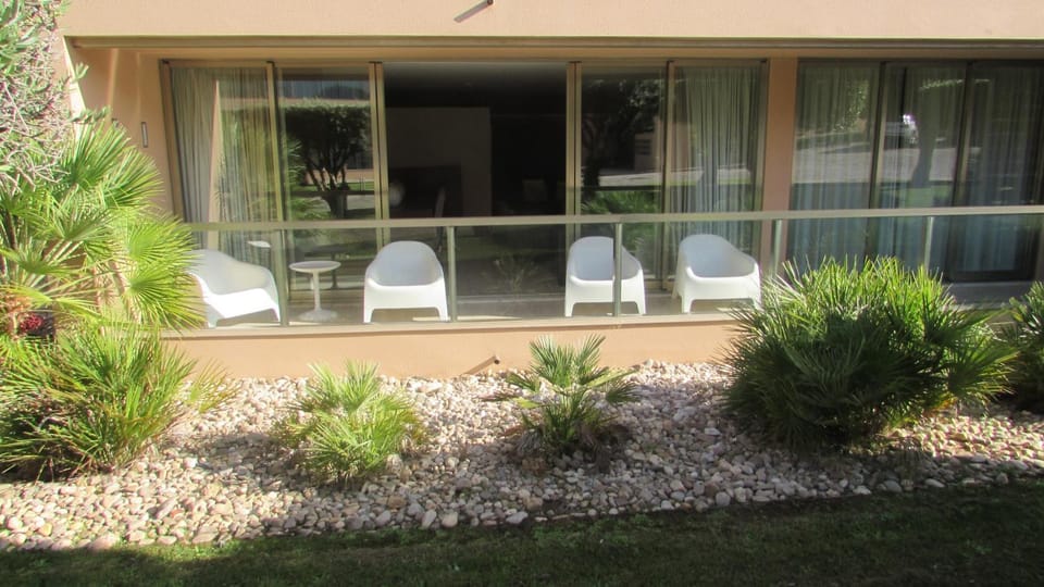 Property building, Garden view