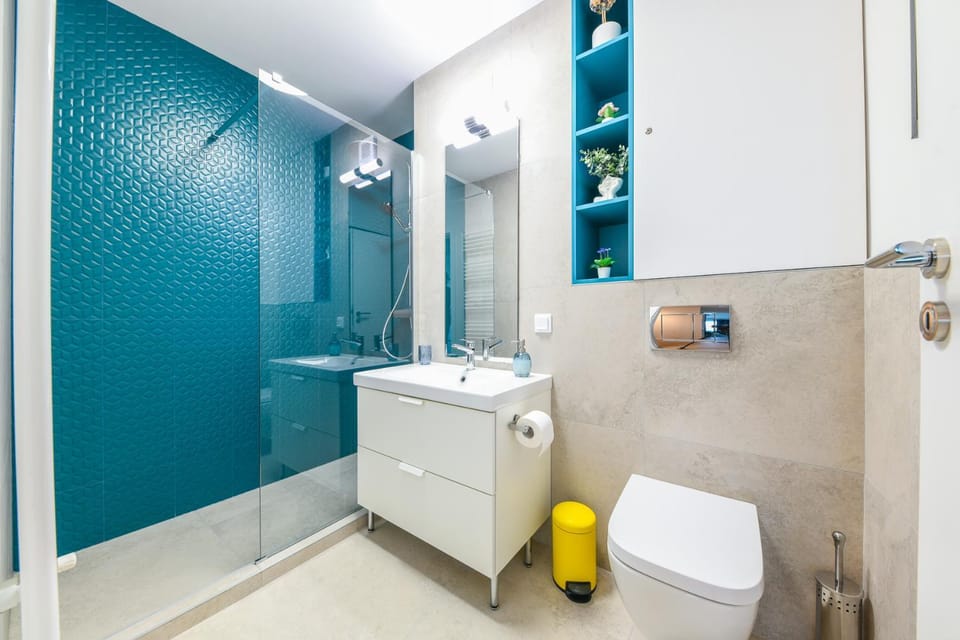 Shower, Toilet, Bathroom