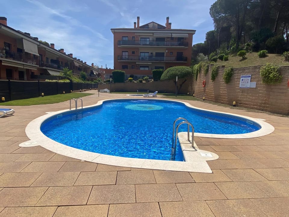 Property building, Swimming pool