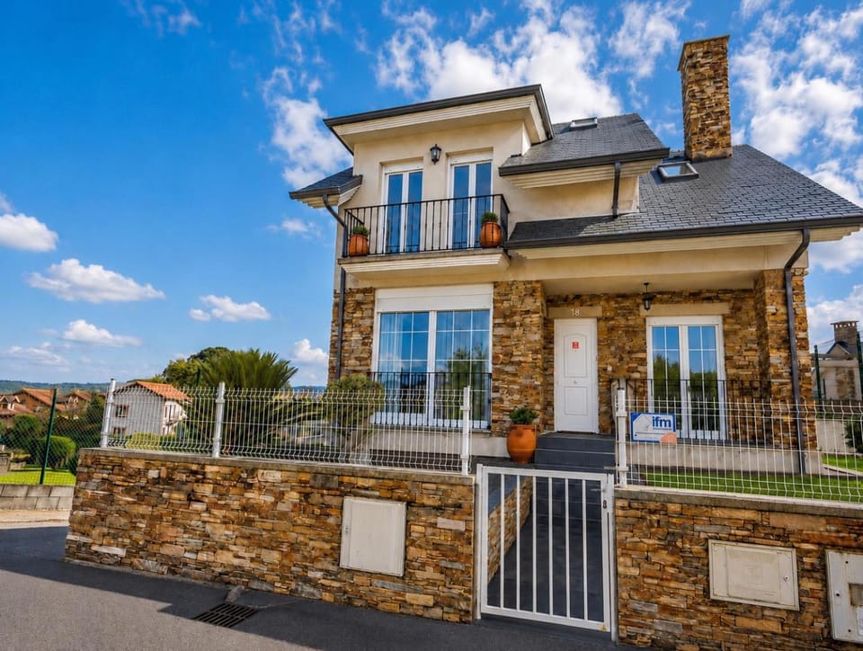 Property building, Facade/entrance, Lobby or reception