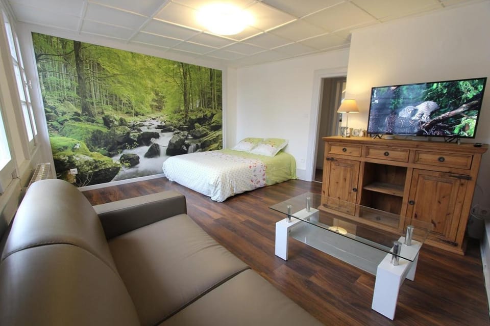 Bed, Living room, Bedroom