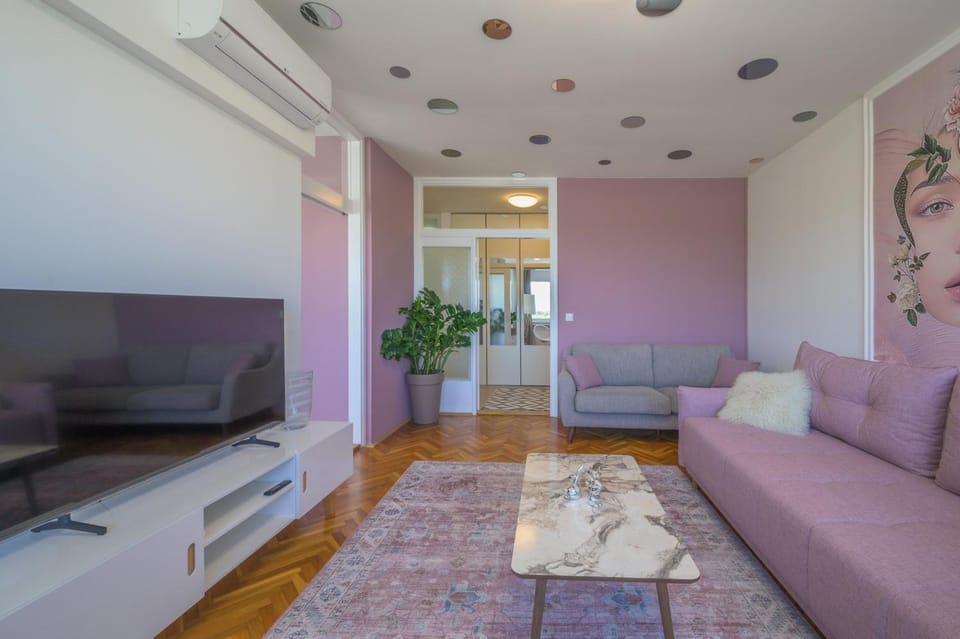 TV and multimedia, Living room, Seating area