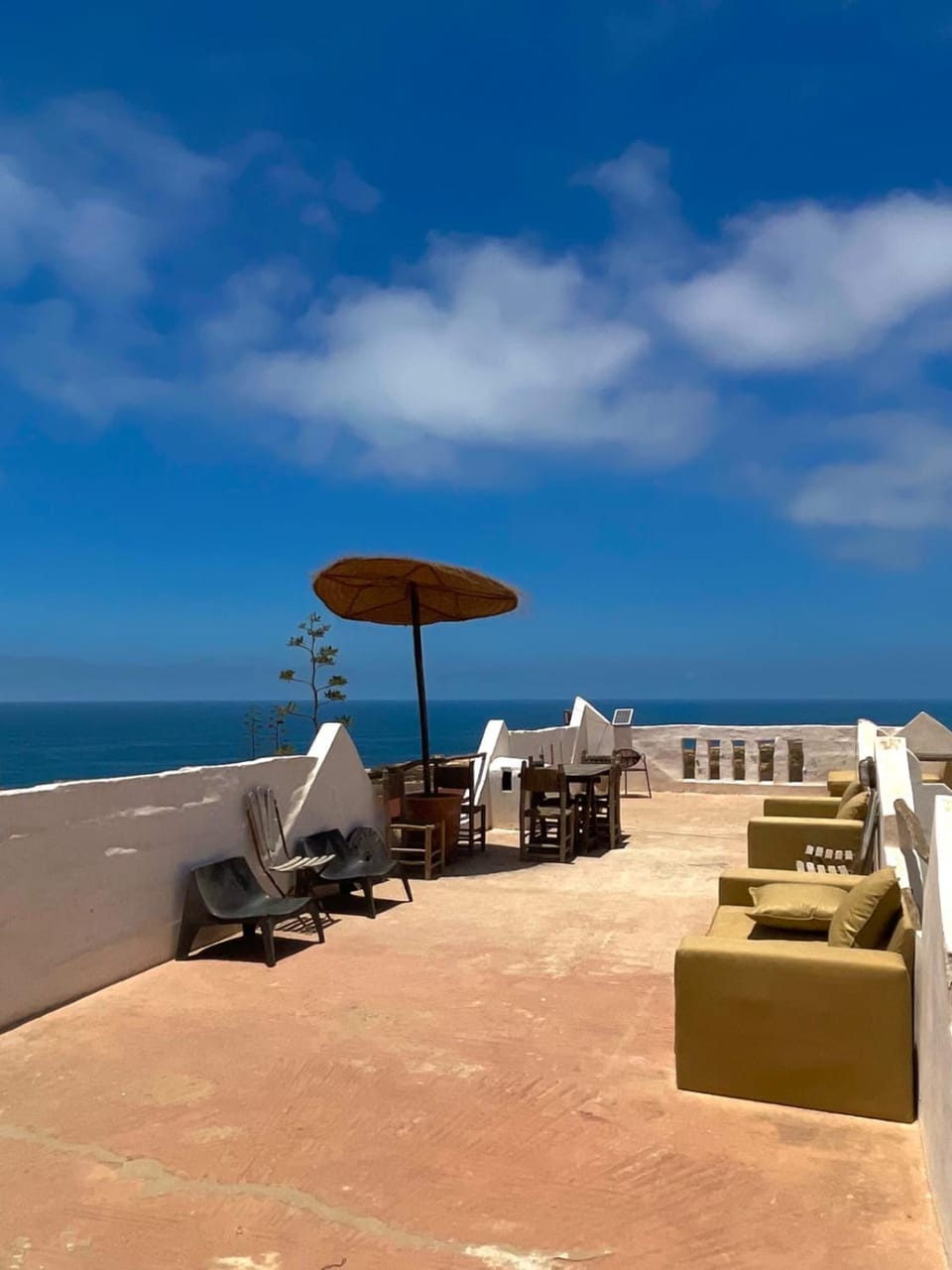 Patio, Day, Natural landscape, View (from property/room), Balcony/Terrace, Living room, Seating area, Beach, Sea view, sunbed
