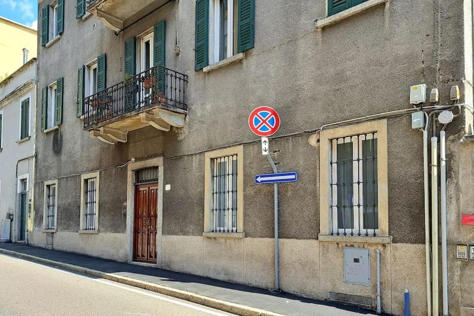 Property building, Day, Street view