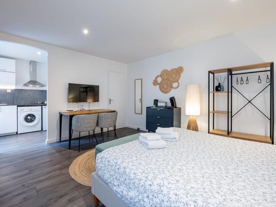 Secret Caché de Valmy Apartment in Lyon