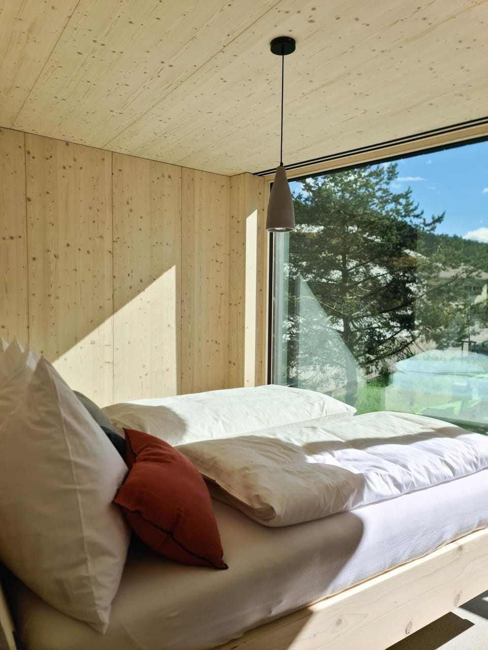 Bed, Natural landscape, Photo of the whole room, Bedroom