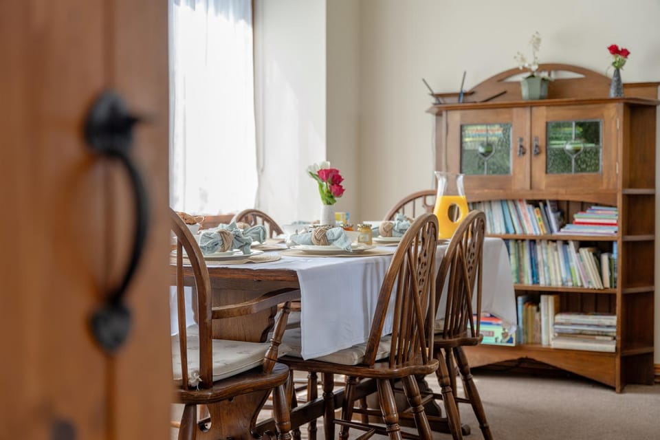 Library, Dining area