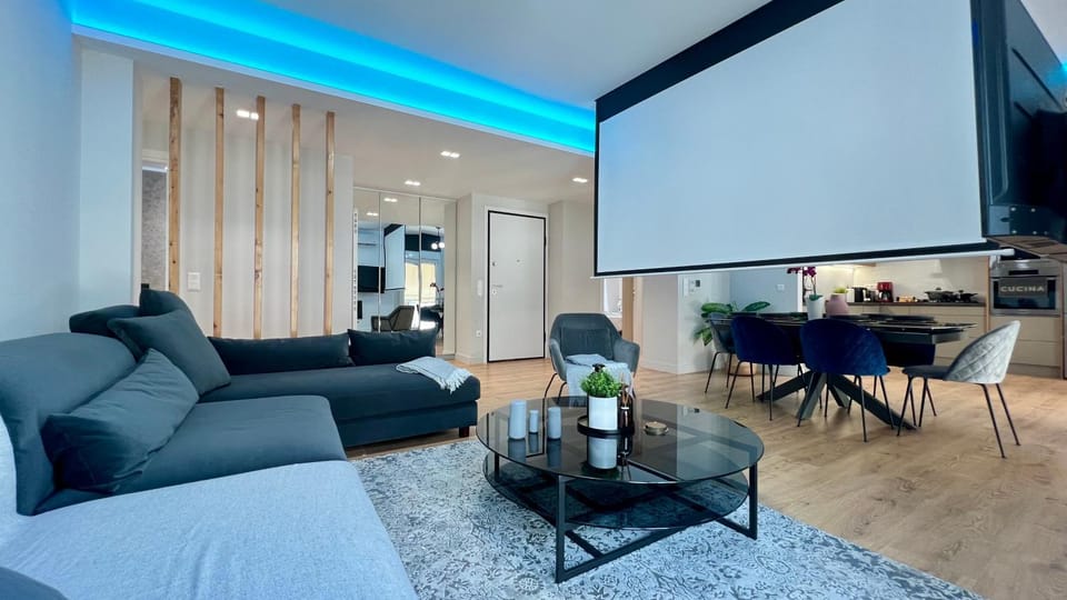 TV and multimedia, Living room, Seating area